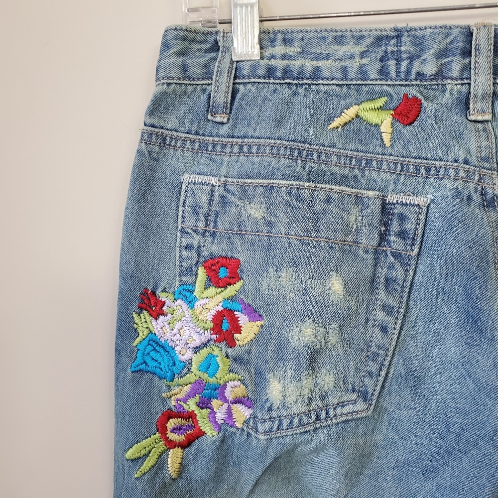 Joes Jeans Naven embroidered light wash jeans